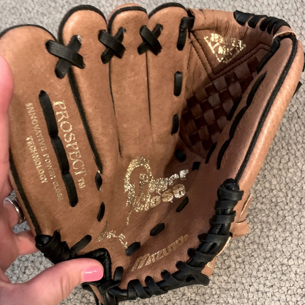 Mizuno kids left-handed glove, 10”